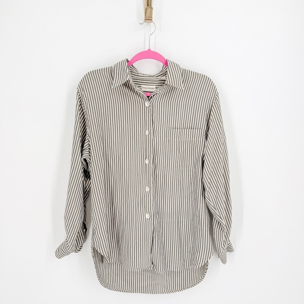 Banana Republic Green and Cream Button Down Shirt